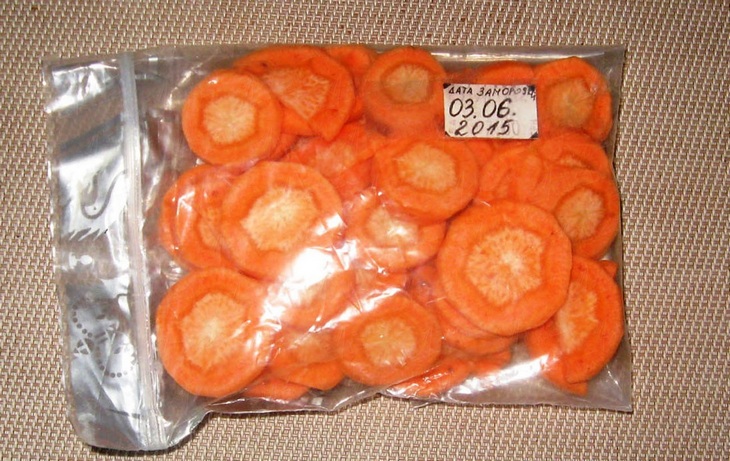 Кусочки моркови