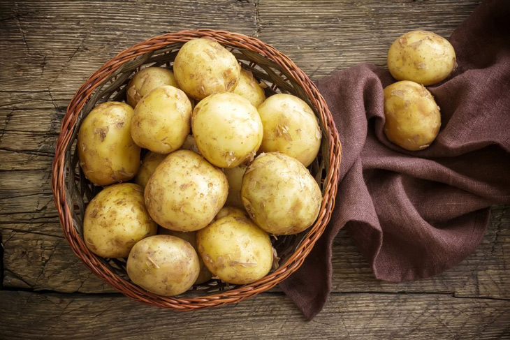 хранение картофеля в плетеных корзинах